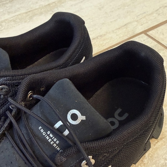 On Cloud 5 Running Shoes - Picture 10 of 16